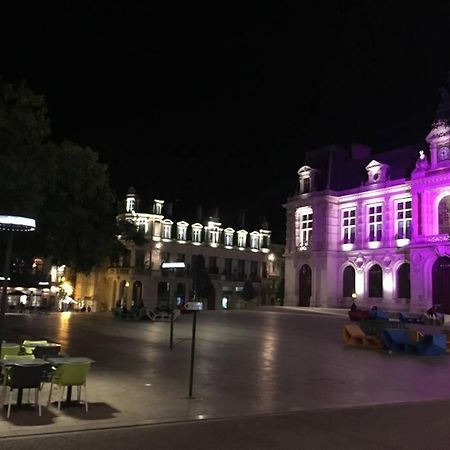 Bel Appartement Climatise Plein Centre Ville Poitiers Exterior foto